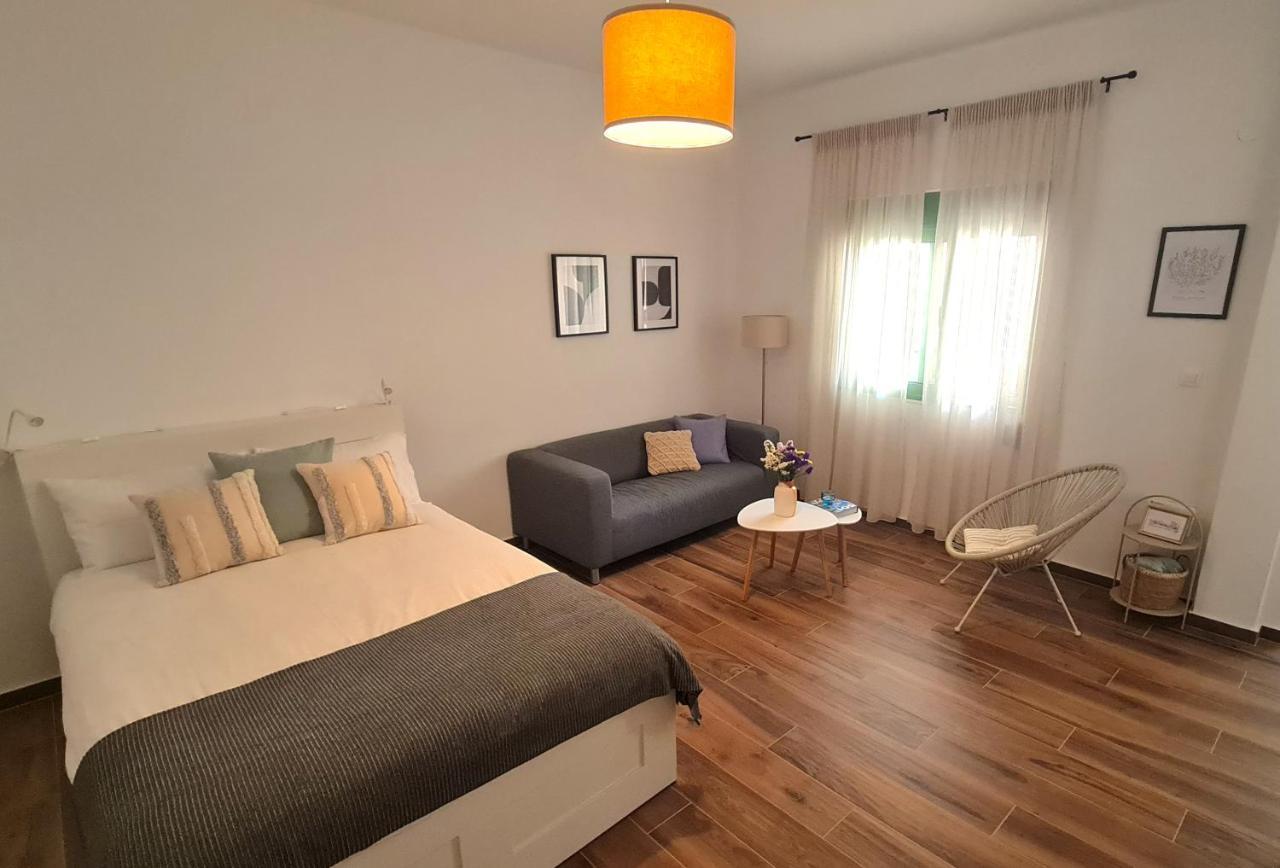 Yannis Guest House Aegina Bagian luar foto